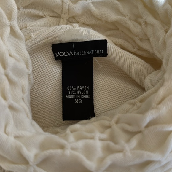 Moda International- cream turtleneck sweater dress size XS. WORN ONCE! - Picture 8 of 10